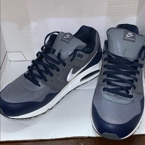 Nike Air Max: Size 15